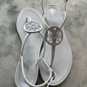 Circus by Sam Edelman maw white thong sandals with medallion. New. Size 6.